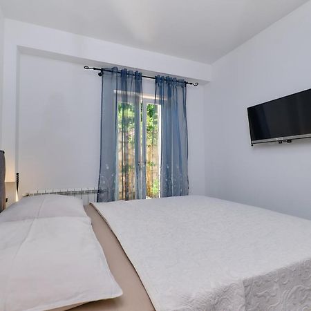 Leonida Apartment Mali Losinj Bagian luar foto