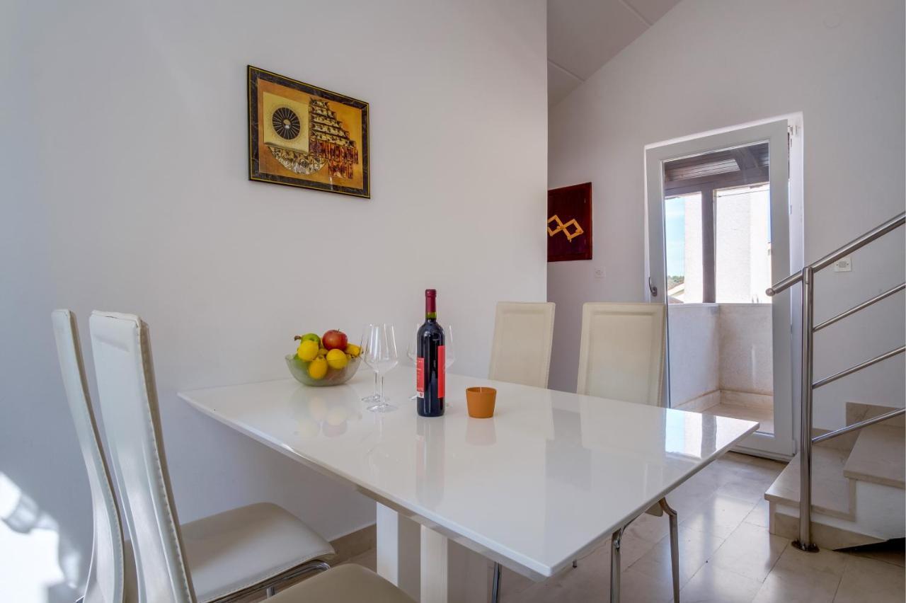 Leonida Apartment Mali Losinj Bagian luar foto
