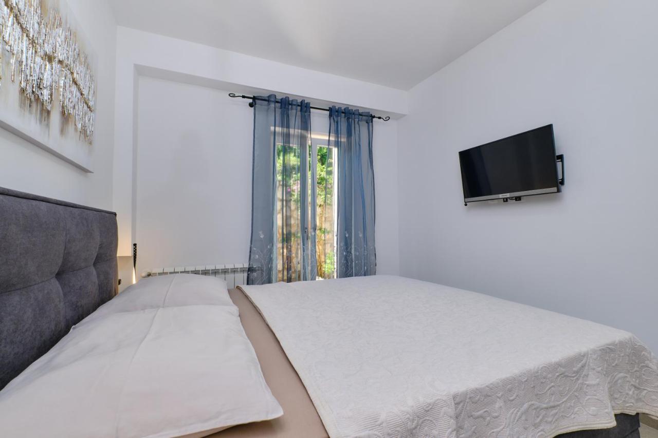 Leonida Apartment Mali Losinj Bagian luar foto