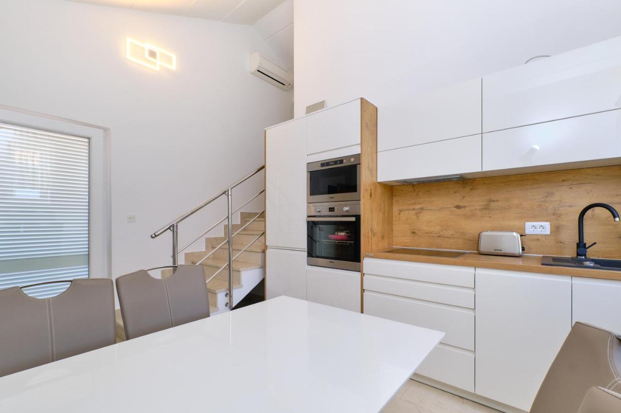Leonida Apartment Mali Losinj Bagian luar foto