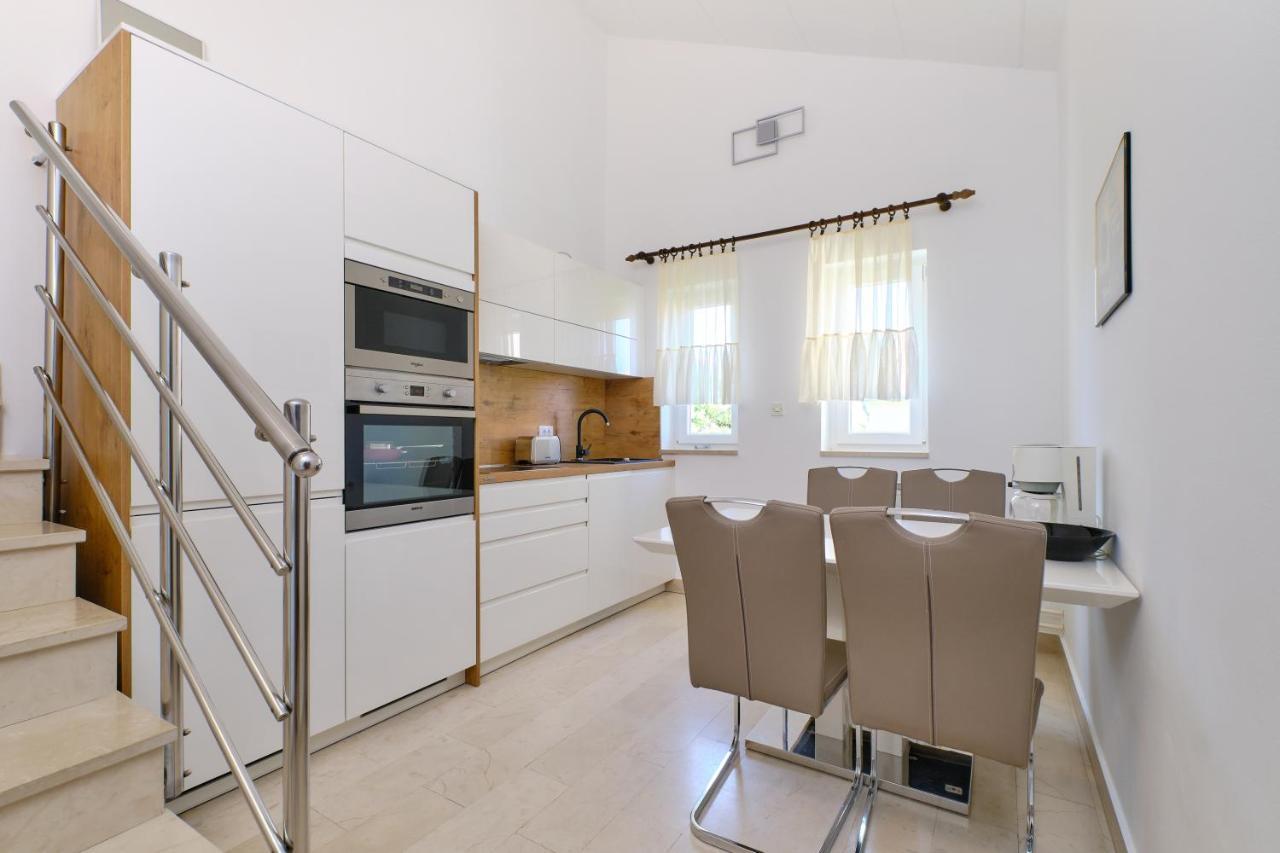 Leonida Apartment Mali Losinj Bagian luar foto