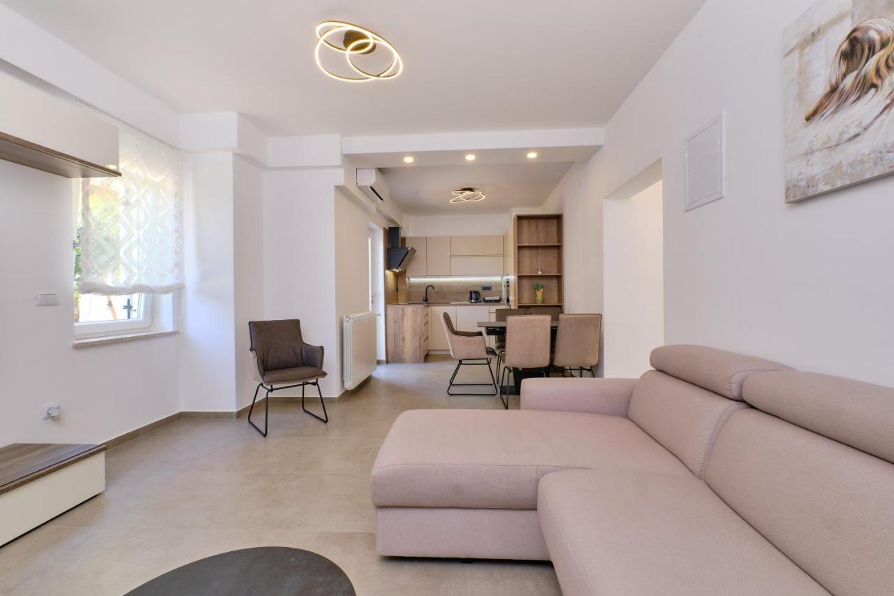 Leonida Apartment Mali Losinj Bagian luar foto